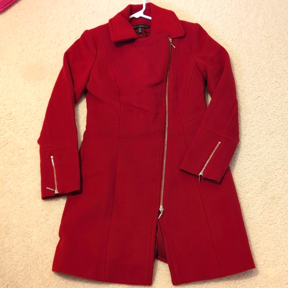 White House Black Market burgundy/red wine asymmetrical zip front coat size XXS